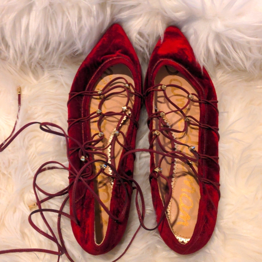 Burgundy velvet pointed toe lace-up flats